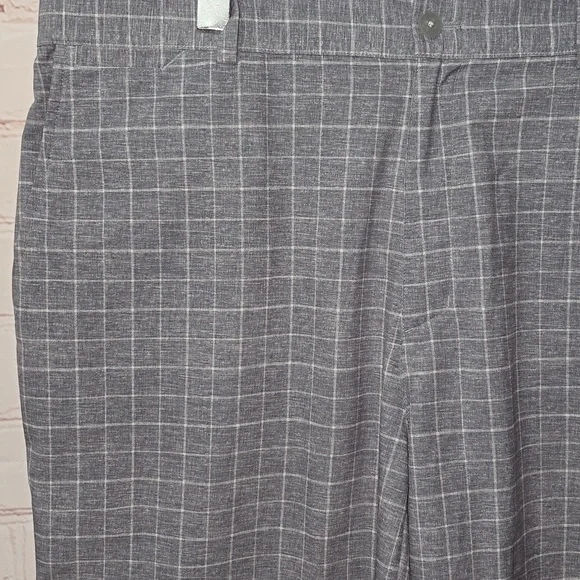 Nike Golf Dri Fit Shorts Gray White Plaid Polyester Blend Men's Size 36 - Picture 2 of 12